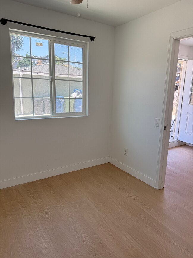 Building Photo - 456 S Bernal Ave