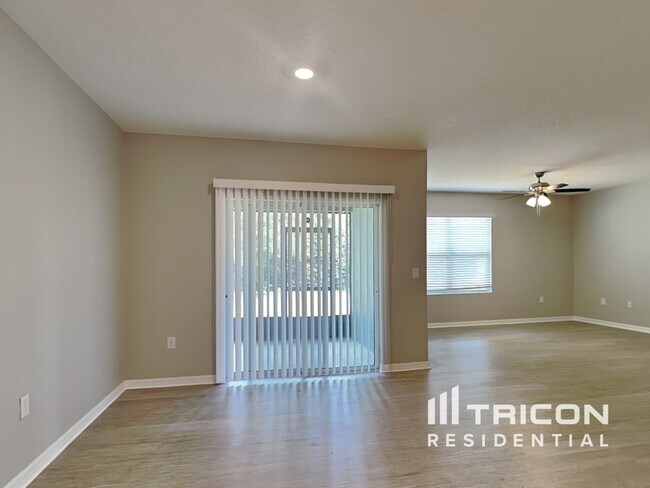 Building Photo - 5934 Churchill Square Way Groveland FL
