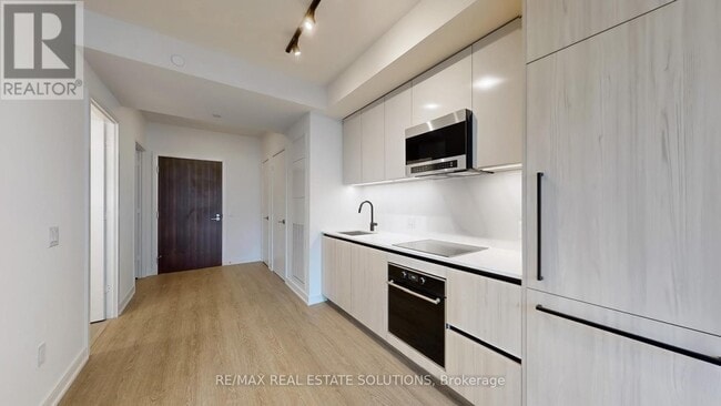 Photo du bâtiment - 425-425 Front St E