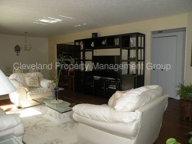 Foto del edificio - 258 Heather Ct