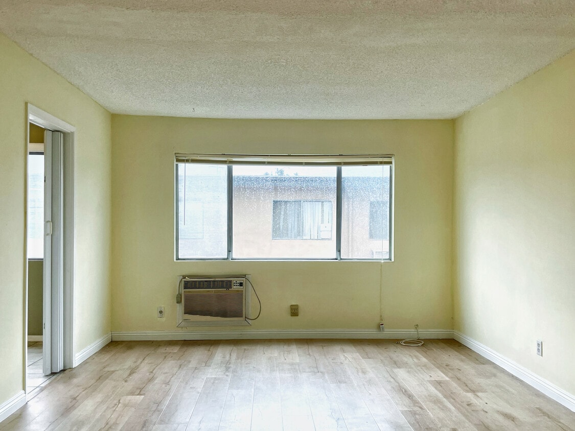 Living Room - 3000 Vineland Ave