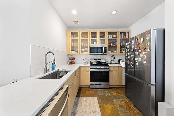 Foto del edificio - 315 Seventh Avenue