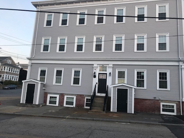 Exterior - 277 N Brow St