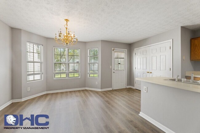 Building Photo - Updated home in Lithonia!