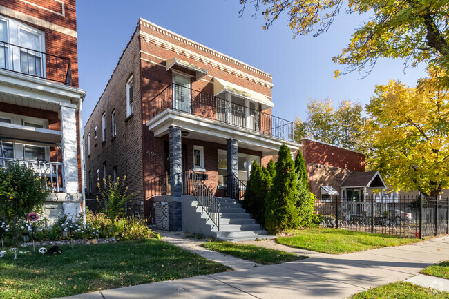 Building Photo - 4904 W School St