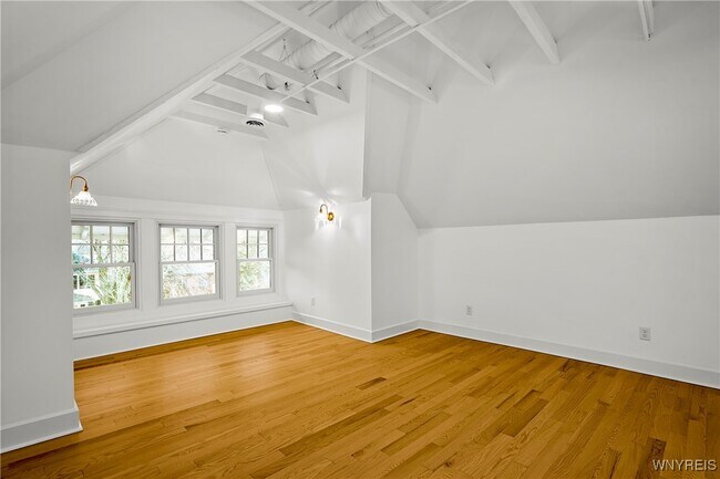 Foto del edificio - 681 Lafayette Ave