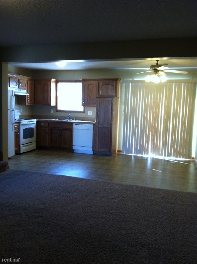 Building Photo - 1619 SW Highland Dr