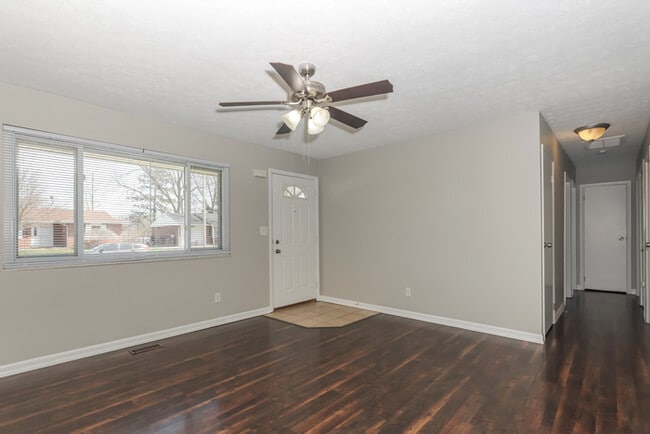 Building Photo - Lovable 3 Bedroom Ranch!!