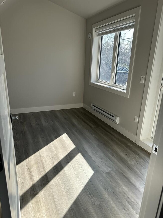 Photo du bâtiment - 4014 36th Av W