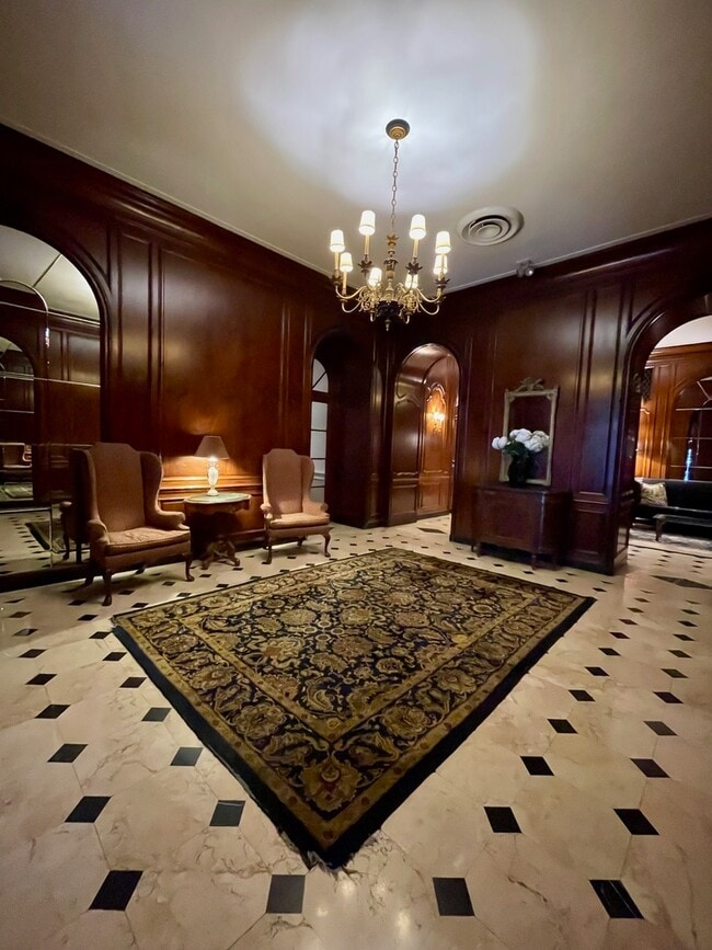 Foto del edificio - 2000 N Lincoln Park W