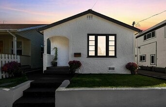 Building Photo - 518 Cortes St