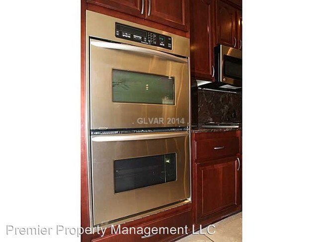 Building Photo - 5 br, 3.5 bath House - 7177 Los Banderos Ave