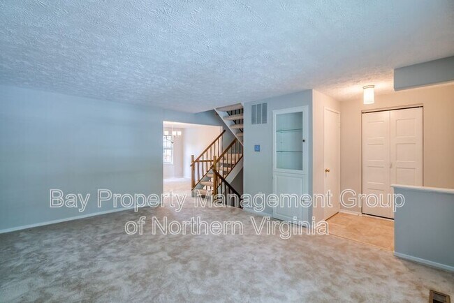 Foto del edificio - 355 Gundry Dr