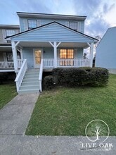 Building Photo - 912 Pineland Ave