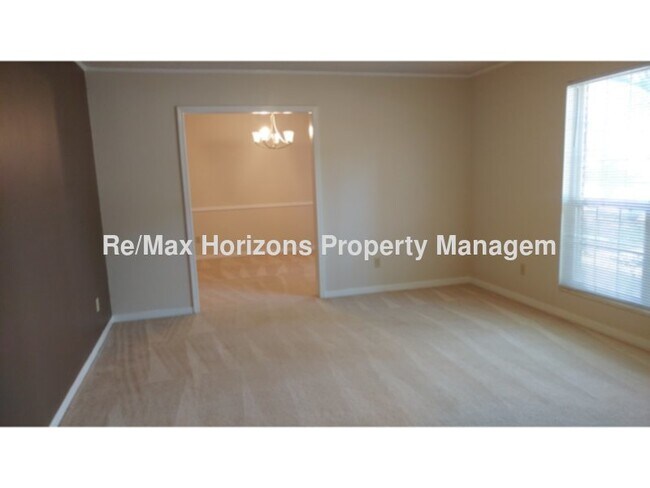 Foto del edificio - Great Northeast Home!