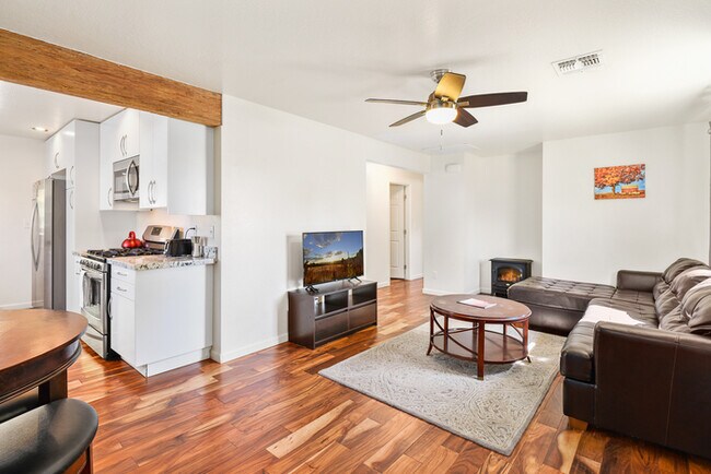Building Photo - Greenlaw Getaway