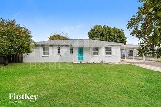 Building Photo - 3805 W Rogers Ave