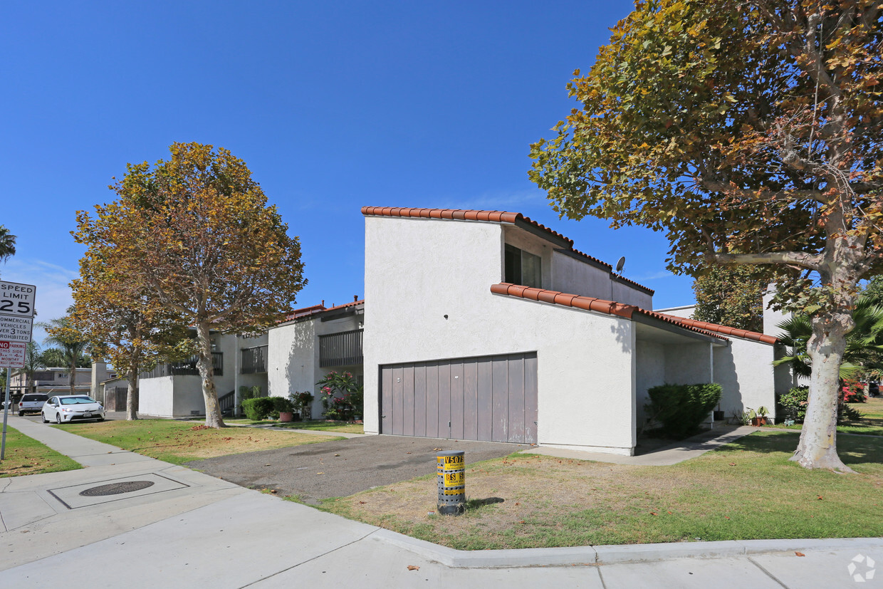 Foto principal - 11882 Garden Grove Blvd