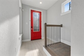 Building Photo - 6106 Clarkson Ln