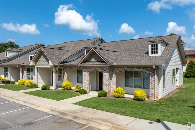 Foto del edificio - Shelton Mill Townhomes