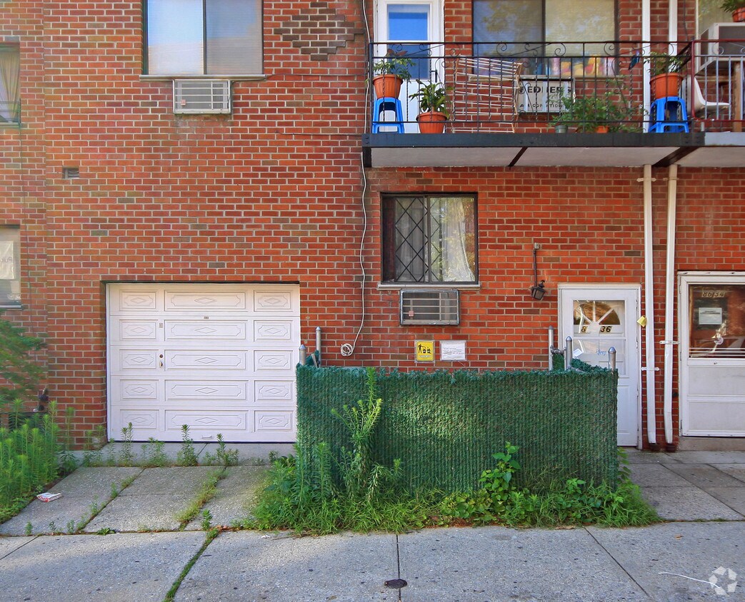 Foto del edificio - 86-36 53rd Ave