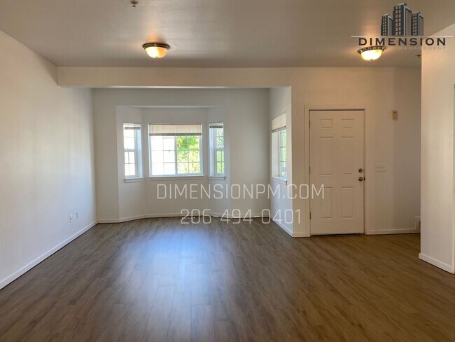 Foto del interior - Heart of Renton! Amazing 4 bed, 3.5 bath R...