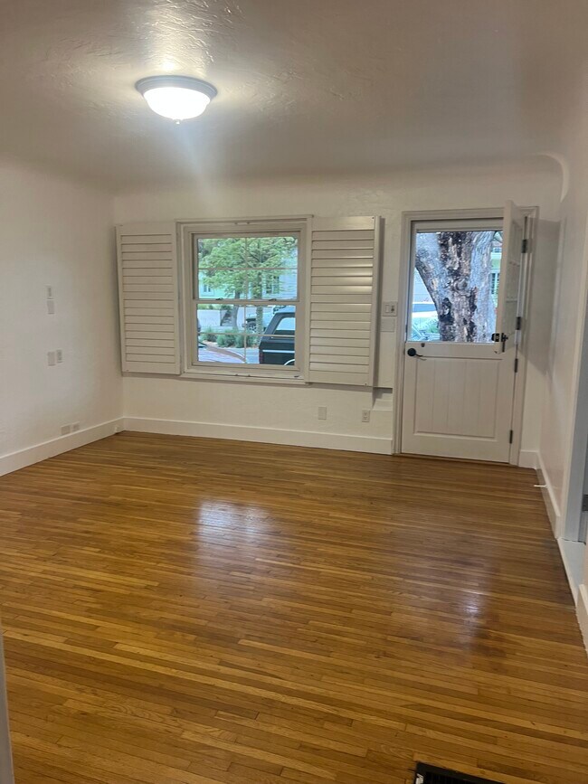 Foto del edificio - 3106 Broadway