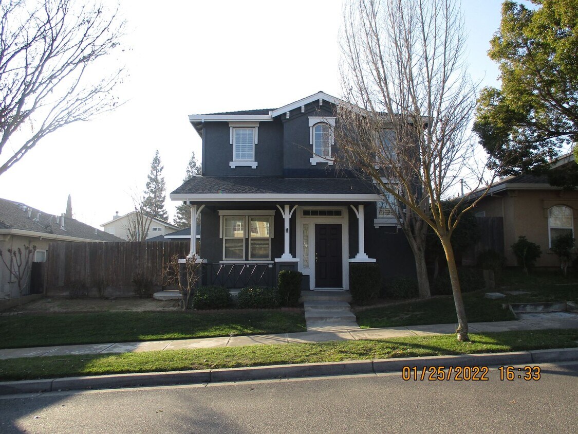 484 Peachcrest Dr, Oakdale, CA 95361 House Rental in Oakdale, CA