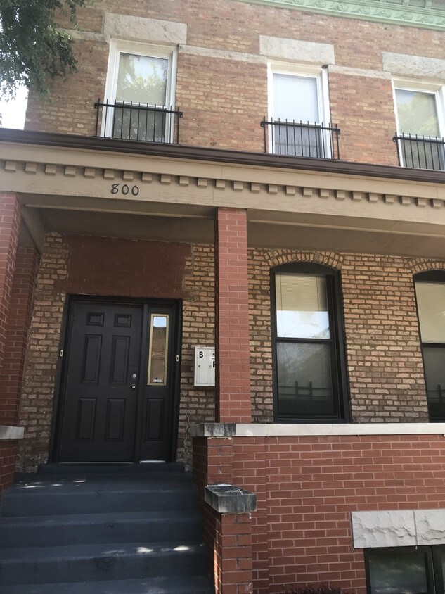 Foto principal - 800 S Claremont Ave