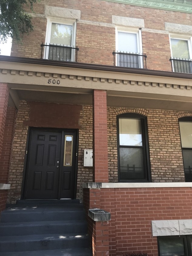 Primary Photo - 800 S Claremont Ave