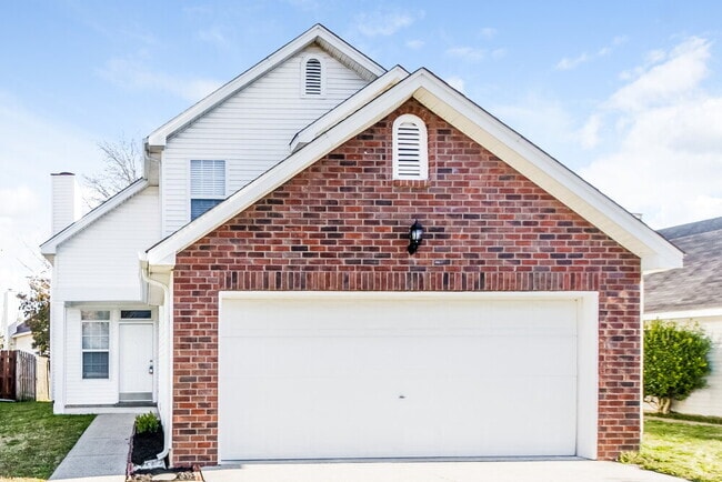 Building Photo - 909 Bexhill Ct S