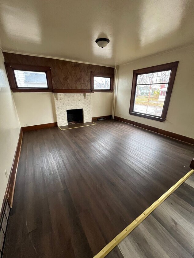 Foto del edificio - 1 bedroom, 1 bathroom in convenient Waterloo location