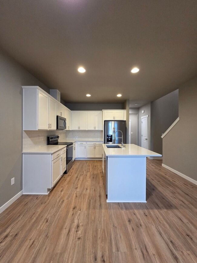 Building Photo - Brand New Large 2 bedroom 2.5 Bathrooms in Centralia