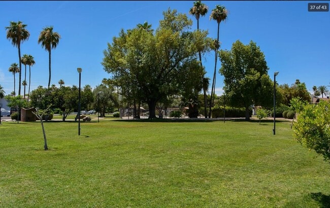 Building Photo - 7603 E Minnezona Ave
