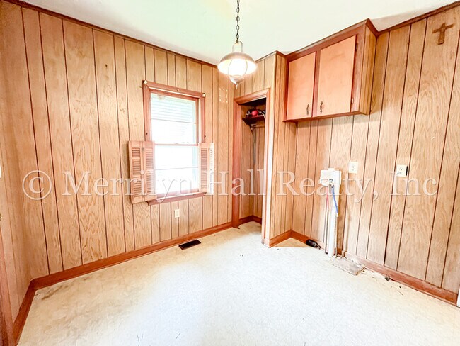 Foto del edificio - Cute Historic Bungalow Near Columbia College!