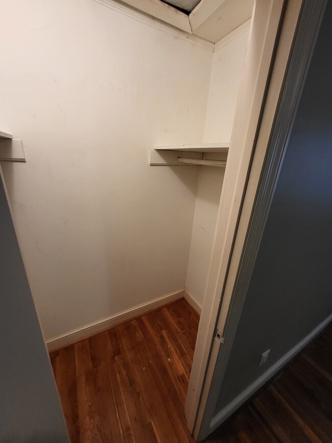 Bedroom closet - 1949 Hinshaw Ave