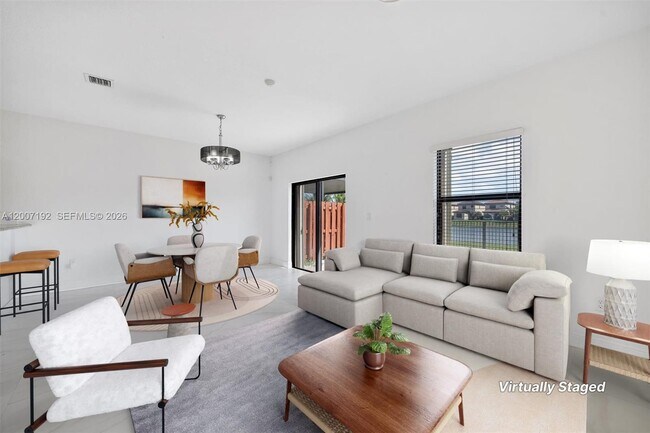 Foto del edificio - 3728 NE 3rd Ct