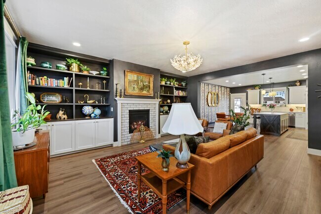 Building Photo - 64 S Ravine Way