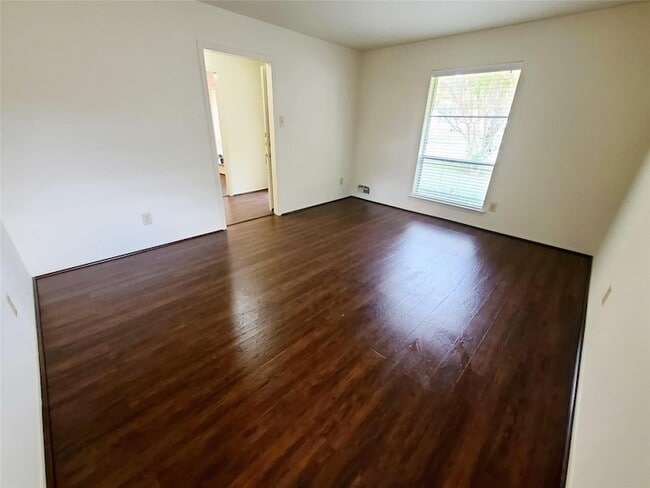 Photo - 7436 Brentcove Cir Apartment