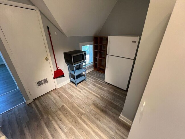 Foto del edificio - 3416 Anderson Ave