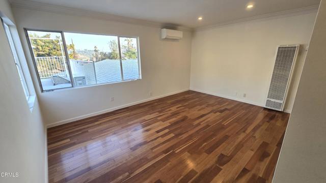 Building Photo - 1489 N Altadena Dr