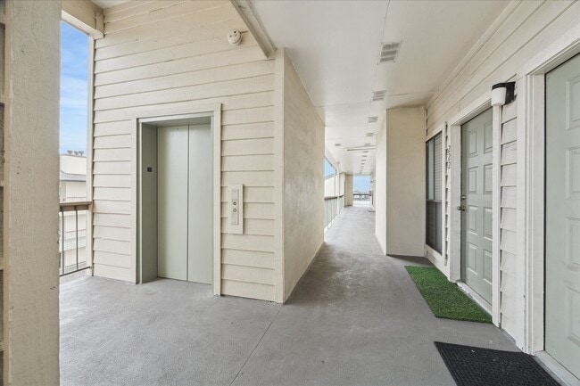 Building Photo - 18809 Egret Bay Blvd