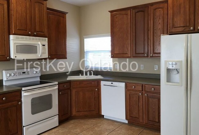 Building Photo - 6998 Lake Eaglebrooke Dr