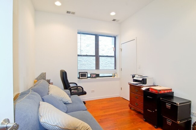 Building Photo - Video Tour- Great Wicker Park 2 Bedroom (Both Big Enough For A King), w/Great Sound Insulation. P...