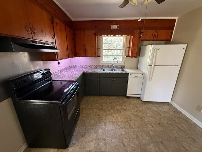 Foto del edificio - 406 Meadow Ln