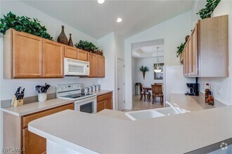 Building Photo - 6839 Ascot Dr