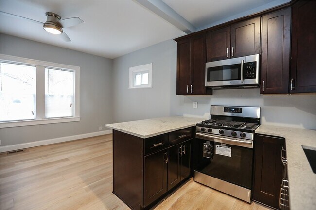 Foto del edificio - 544 Culver Pkwy