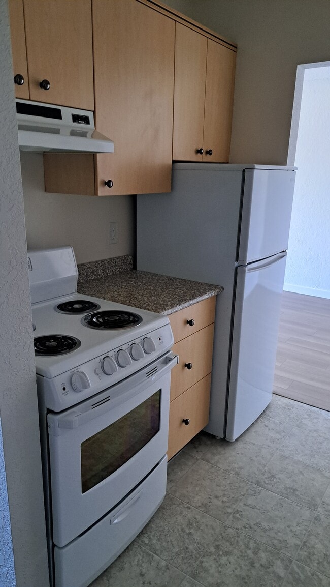 Building Photo - Aquarius Apartments