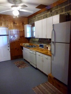 Building Photo - 6969 Edgewater Dr