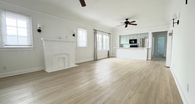 Building Photo - 422 N Spaulding Ave
